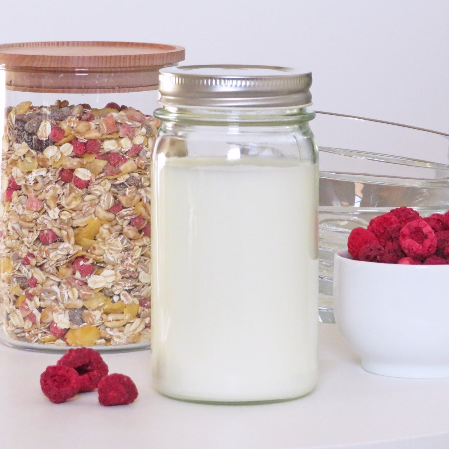 Schraubglas Set Multitalent, stapelbar, ohne Label, 500 ml, gefüllt mit Milch