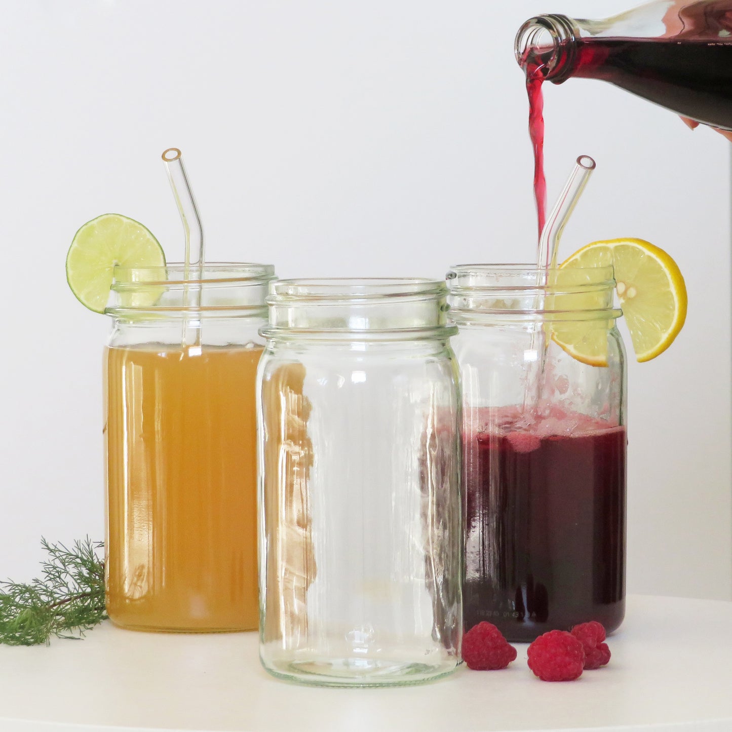 Schraubglas Set Multitalent, stapelbar, ohne Label, 500 ml, gefüllt mit Saft